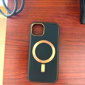 iPhone 13/14/15 black bumper case